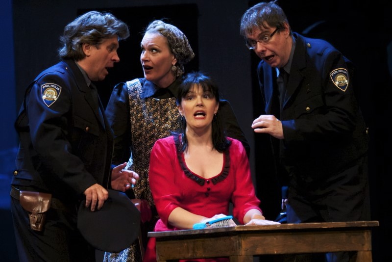 Branko Robinšak (Ivan), Terezija Kusanović (Ivanova majka), Adela Golac Rilović (Marta) i Sveto Matošić Komnenović (Miško), Sergije Foretić <em>Maršal</em>, HNK Split, praizvedba 25. svibnja 2011.