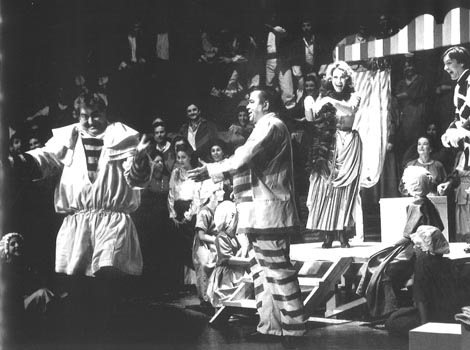 Duško Kukovec (Tonio), Attilio Planinšek (Canio), Cynthia Hansell-Bakić (Nedda), Hrid Matić (Beppe) i Zbor Opere – Ruggero Leoncavallo, Pagliacci, HNK Split, 1981.