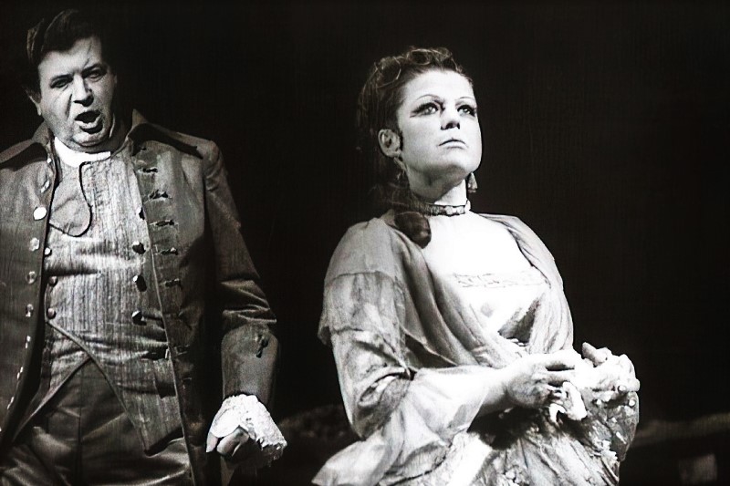 Vladimir Ruždjak (Grof) i Blaženka Milić (Grofica), Wolfgang Amadeus Mozart, <em>Figarov pir</em>, HNK u Zagrebu, 1977.