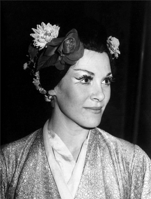 Cynthia Hansell-Bakić kao Cio-Cio-San, Giacomo Puccini, <em>Madame Butterfly</em>, HNK Split, 1975. 