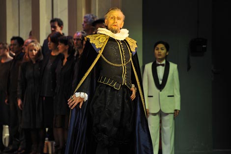 Marko Špehar (Filip II); Nationaltheater Mannheim: Giuseppe Verdi, Don Carlo, dir. Alois Seidlmeier, red. Jens-Daniel Herzog, foto: Jörg Michel