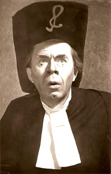 Drago Bernardić (Bazilio) – Gioachino Rossini, Seviljski brijač, HNK u Zagrebu, 1948.