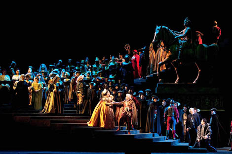 Metropolitan Opera, New York: Giuseppe Verdi, Ernani, dir: Marco Armiliato, red: Pier Luigi Samaritani, foto: Marty Sohl