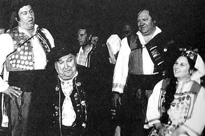 Šime Mardešić (Mića), Tomislav Neralić (gazda Marko), Duško Kukovec (mlinar Sima) i Filka Dimitrova-Pletikosić (Đula), Narodno kazalište u Splitu 