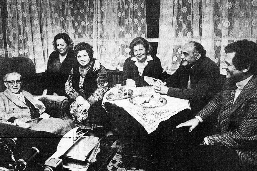 Jakov Gotovac, Marija Barbieri, Ljiljana Molnar-Talajić, Biserka Cvejić, Oskar Danon i Zvonimir Krnetić kod Jakova Gotovca prigodom snimanja opere <em>Ero s onoga svijeta</em> za tadašnju RTZ 1979. 