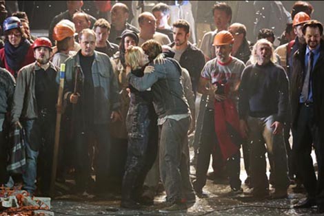 Leonora/Fidelio (Anja Kampe), Florestan (Klaus Florian Vogt), Don Fernando (Peter Mattei); Teatro alla Scala, Milano: Ludwig van Beethoven, Fidelio, dir: Daniel Barenboim, red. Deborah Warner, foto: Marco Brescia & Rudy Amisano, www.teatroallascala.org