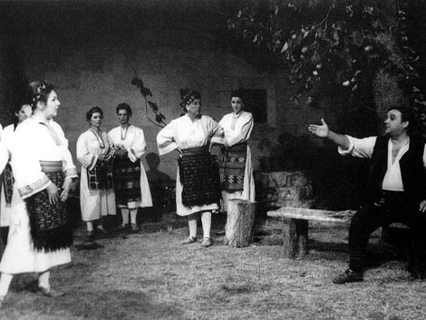 Filka Dimitrova-Pletikosić (Đula), Joško Markotić (Mića) i ženski zbor Opere HNK Split – Jakov Gotovac, Ero s onoga svijeta, Splitsko ljeto, 1975.