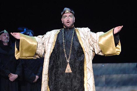 Goran Jurić (Sarastro); Hrvatsko narodno kazalište u Osijeku: Wolfgang Amadeus Mozart, Čarobna frula, dir. Zoran Juranić, Peter Oschanitzky, red. Zoran Juranić, foto: Damir Rajle, 2010.