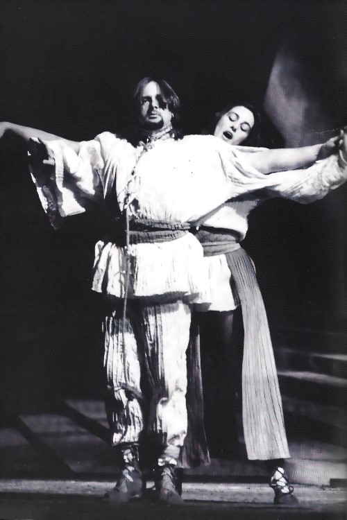 Hrid Matić (Ja) i Diana Hilje (Vodana), Ruben Radica <em>Prazor</em>, HNK u Zagrebu, praizvedba 6. travnja 1991.