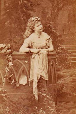 Ilma de Murska kao Julija u operi Romeo i Julija Charlesa Gounoda, Dvorska opera, Beč, 1868.