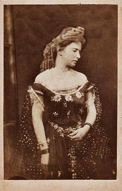 Ilma de Murska kao Kraljica noći u Čarobnoj fruli Wolfganga Amadeusa Mozarta