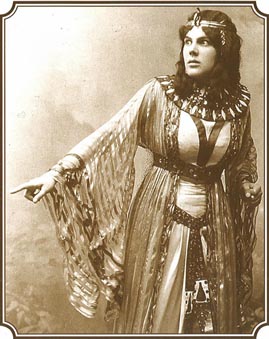 Josie von Petru kao Amneris u Aidi