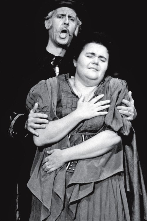 Josip Lešaja (Michele) i Ivanka Boljkovac (Giorgetta), Giacomo Puccini <em>Plašt</em>, HNK Osijek, premijera 1993.