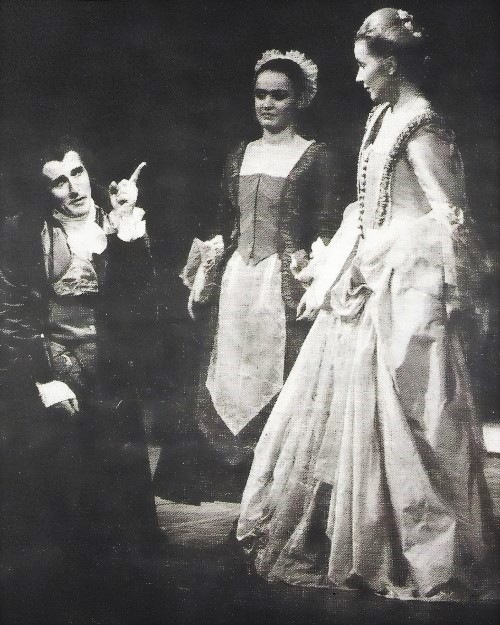 Josip Lešaja (grof Almaviva), Iva Hraste (Susanna) i Estera Pilj (Grofica), Wolfgang Amadeus Mozart <em>Figarov pir</em>, HNK u Zagrebu, premijera 1991.