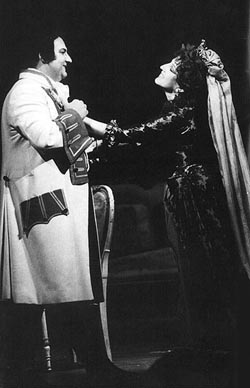 Krunoslav Cigoj (Maurizio) i Veneta Janeva Iveljić (Adriana Lecouvreur) – Francesco Cilea, Adriana Lecouvreur, HNK u Zagrebu, 1990.