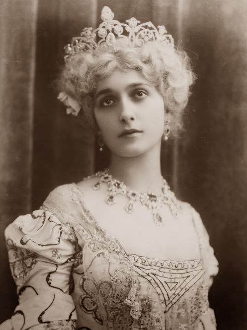 Glasovita pjevačica-ljepotica Lina Cavalieri (1874-1944) – prva Manon Lescaut Metropolitana