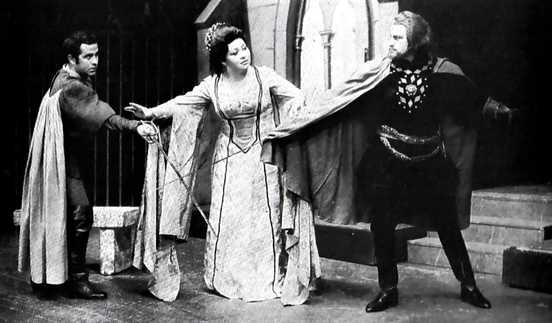 Ivan Hristov (Manrico), Ljiljana Molnar-Talajić (Leonora) i Borislav Aleksandrov (Grof Luna), Giuseppe Verdi, <em>Trubadur</em>, Narodno pozorište Sarajevo