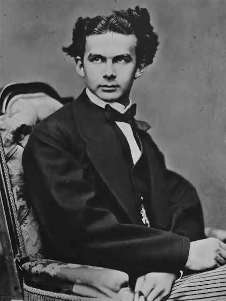 Ludwigu II. (München, 25. kolovoza 1845. - jezero Starnberg kraj Münchena, 13. lipnja 1886.), bavarski kralj od 1864. do 1886. godine, najstariji sin Maksimilijana II. iz dinastije Wittelsbacha