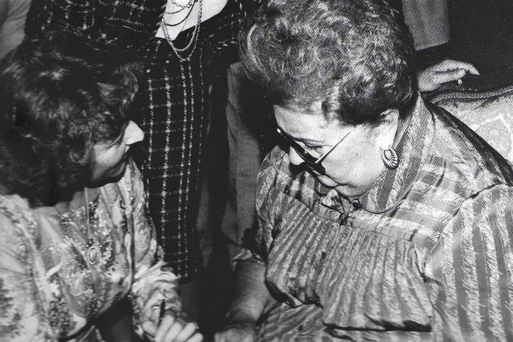 Marija Barbieri u društvu Zinke Kunc Milanov tijekom njezina boravka u Zagrebu