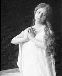 Maja de Strozzi kao Lucia