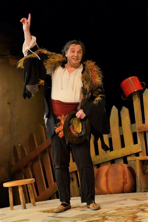 Miljenko Đuran na prvom nastupu kao Mića, Jakov Gotovac <em>Ero s onoga svijeta</em> u SNP-u u Novom Sadu 2005.