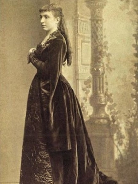 Debi Milke Trnine – Amelija u <em>Čuvidskom plesu</em> (<em>Krabuljnom plesu</em>), Zagreb, 11. travnja 1882. 