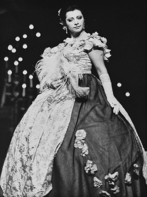 Mira Vlahović (Violetta Valery), Giuseppe Verdi, <em>La Traviata</em>, HNK Split, 1987.