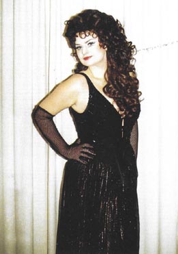 Mirella Toić (Giulietta) – Jacques Offenbach, Hoffmannove priče, Vereinigte Städtische Bühnen Krefeld und Mönchengladbach, 1985.