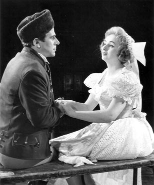 Josip Šutej (Janko) i Mirka Klarić (Marica) – Bedřich Smetana, Prodana nevjesta, HNK u Zagrebu