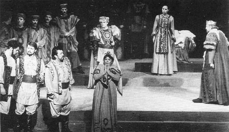 Saša Čano (Dragoš), Vlaho Ljutić (Spjehota), Damir Fatović (Miloj), Olga Radmanovac (Rusana), Sotir Spasevski (Kunt), Sanja Uroić (Zdenka), Slobodan Cvjetičanin (Vojin) i ansambl; Hrvatsko narodno kazalište u Osijeku: Ivan pl. Zajc, Mislav, dir. Peter Oschanitzky, red. Zoran Juranić, premijera 8. listopada 1995.