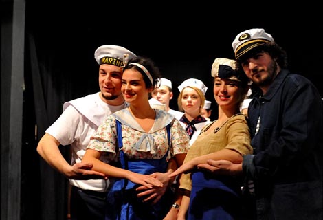 Kazalište Mala scena, Zagreb: Ivan pl. Zajc, Momci na brod, dir. Zoran Juranić, red. Snježana Banović