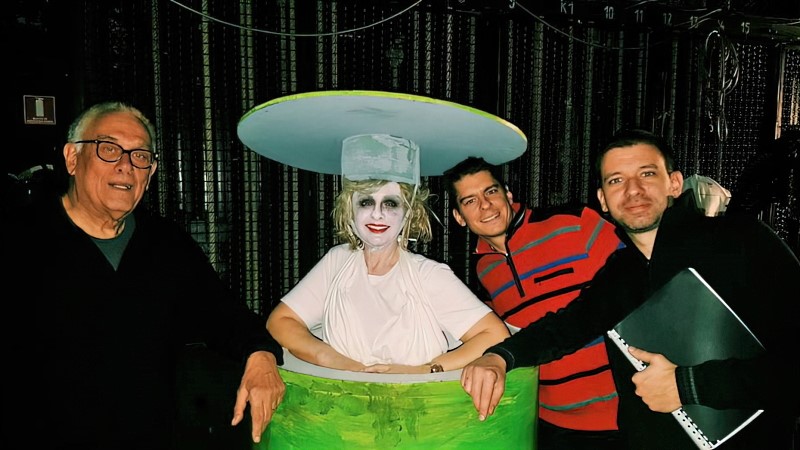 Na pokusu opere <em>Zaljubljen u tri naranče</em> S. Prokofjeva u zagrebačkom HNK-u, s Cecilijom Car, Vjekoslavom Babićem i Lukom Vukšićem