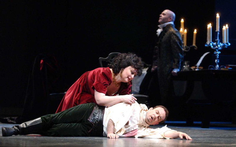 Nelli Manuilenko (Tosca), Mario Marchesi Leonardi (Mario Cavaradossi) i Daniele Massimi (Scarpia), Giacomo Puccini <em>Tosca</em>, HNK Split, premijera 2002.