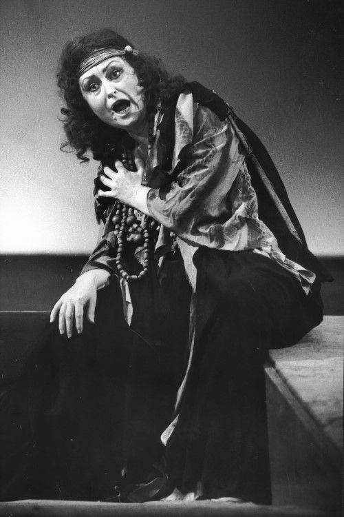 Nelli Manuilenko (Azucena), Giuseppe Verdi <em>Trubadur</em>, HNK Split, 1994. 