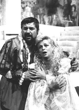Valentin Enčev (Rigoletto) i Olga Šober (Gilda) – Giuseppe Verdi, Rigoletto, HNK Ivana pl. Zajca, Rijeka, 1996.