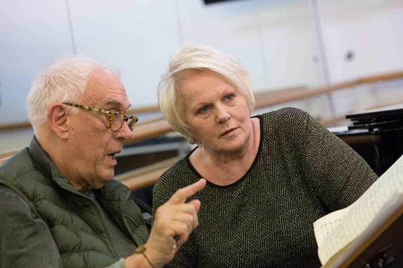 Sa sopranisticom Katiom Ricciarelli kao redateljicom tijekom pokusa Turandot G. Puccinija u Tetru Verdi u Trstu 2019.