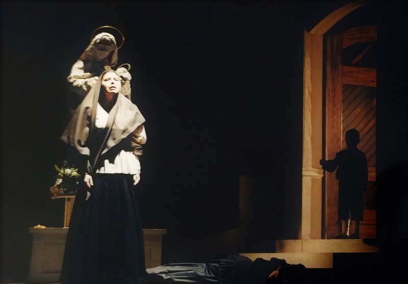 Sanja Uroić-Ljutić kao Santuzza, Pietro Mascagni <em>Cavalleria rusticana</em>, HNK u Osijeku, premijera 1999.