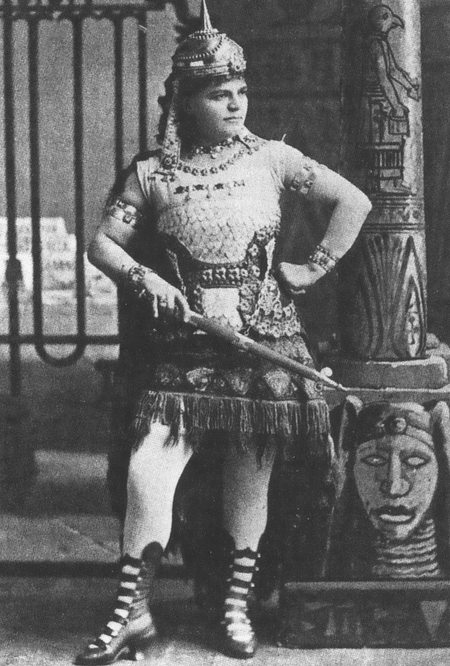 Sofia Scalchi kao Arsace