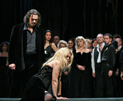 Margareta Klobučar (Violetta Valery), Davor Lešić (Alfredo Germont); HNK Ivana pl. Zajca u Rijeci, Giuseppe Verdi, Traviata, dir. Nikša Bareza, red Janusz Kica