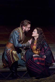 Dwayne Croft (Coroebus) i Deborah Voigt (Kasandra); The Metropolitan Opera New York: Hector Berlioz, Trojanci, dir. Fabio Luisi, red. Francesca Zambello, foto: Ken Howard
