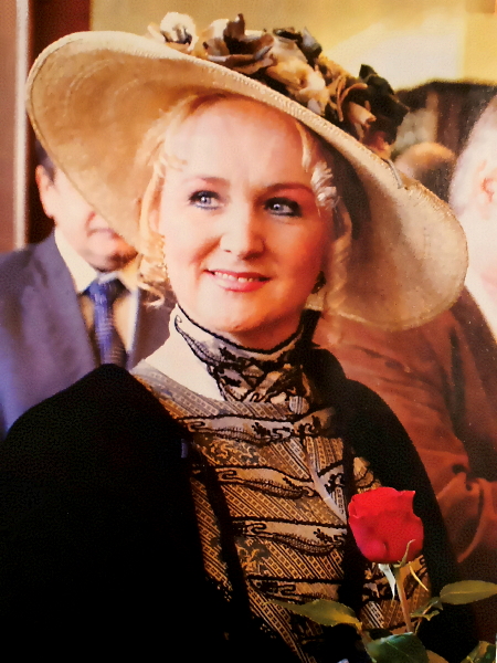 Lidija Horvat-Dunjko kao Grofica Marica Emmericha Kálmána na otvorenju istoimene kavane u Varaždinu