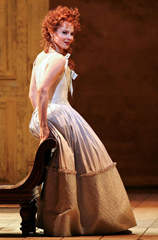 Elīna Garanča kao Angelina u Metropolitanu