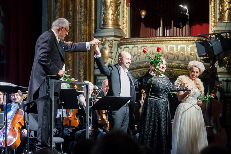 Nikša Bareza s Maksom Emanuelom Cenčićem, Valentinom Fijačko Kobić i Ivanom Lazar nakon koncertne izvedbe Gluckova Orfeja i Euridike u zagrebačkom HNK-u 2017.